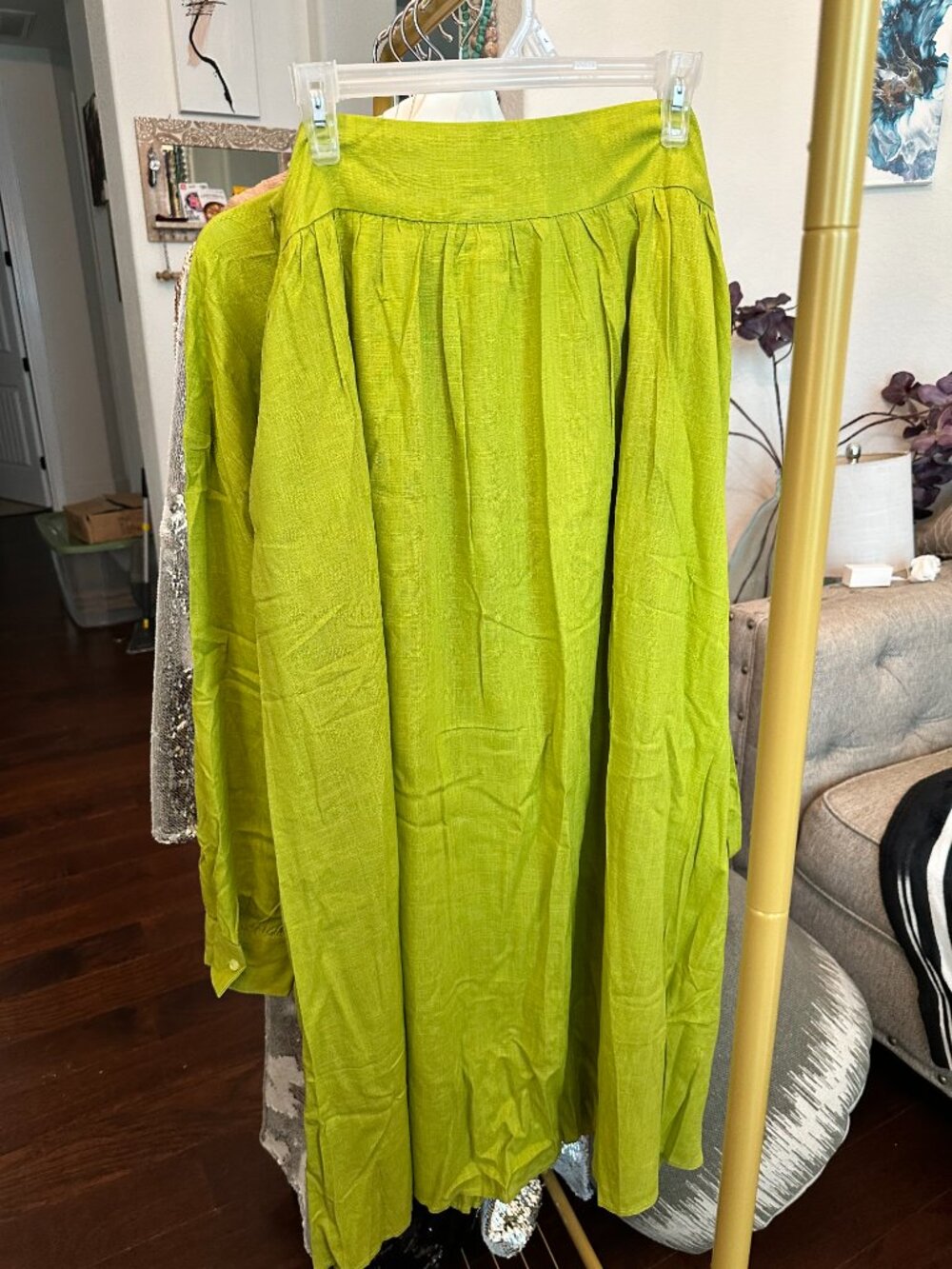 Chartreuse Linen Set - Picture 4 of 9